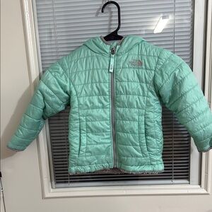 Girls The North Face Light Green Reversible Quilted Sherpa Jacket 3T